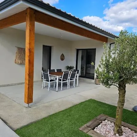 Maison Avec Piscine Holiday home *